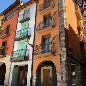 apartamento-vacacional-el-pont-de-suert.catalonia-hotels.com/